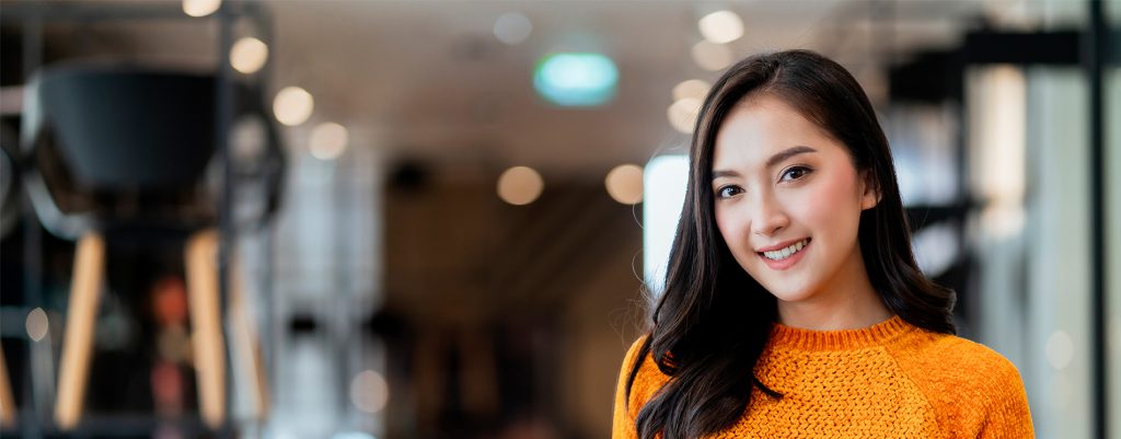 smart-confidence-asian-female-startup-entrepreneur-small-business-owner-businesswoman-wear-smart-casual-cloth-smile-hand-use-tablet-woking-inventory-checking-showroom-office-daytime-background